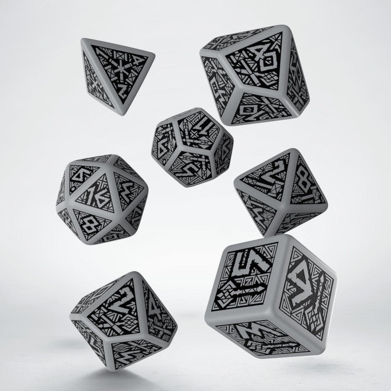 Dwarven Gray & black 7 Dice Set